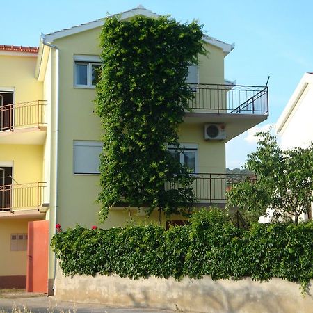 Apartments Borozan Vinišće Екстериор снимка