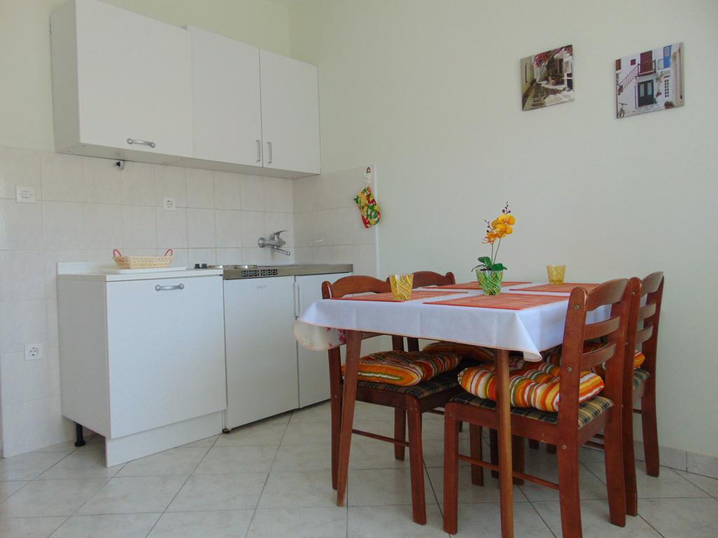 Apartments Borozan Vinišće Стая снимка