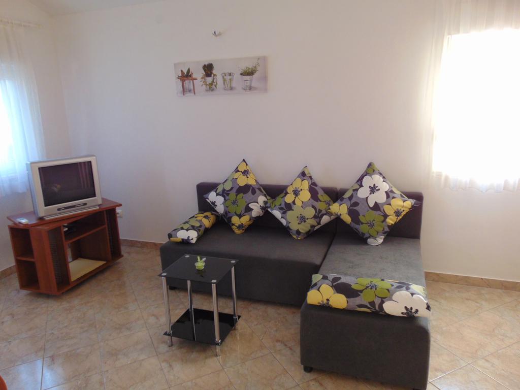 Apartments Borozan Vinišće Стая снимка