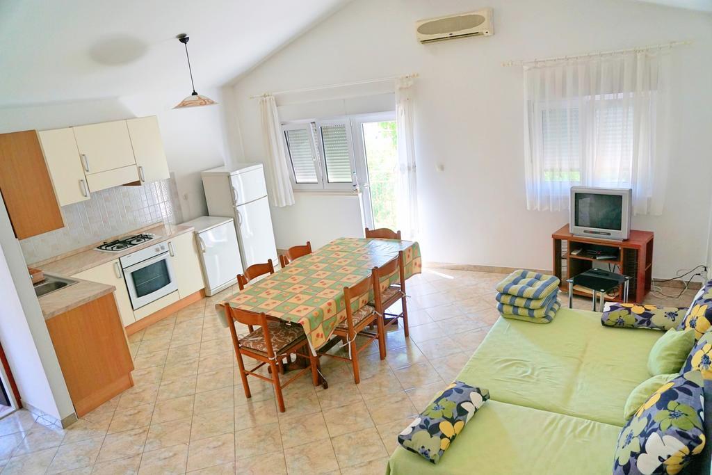 Apartments Borozan Vinišće Екстериор снимка