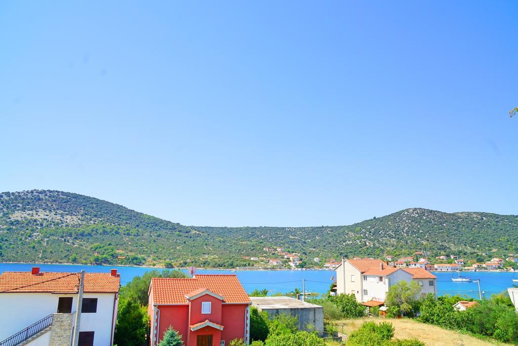 Apartments Borozan Vinišće Екстериор снимка